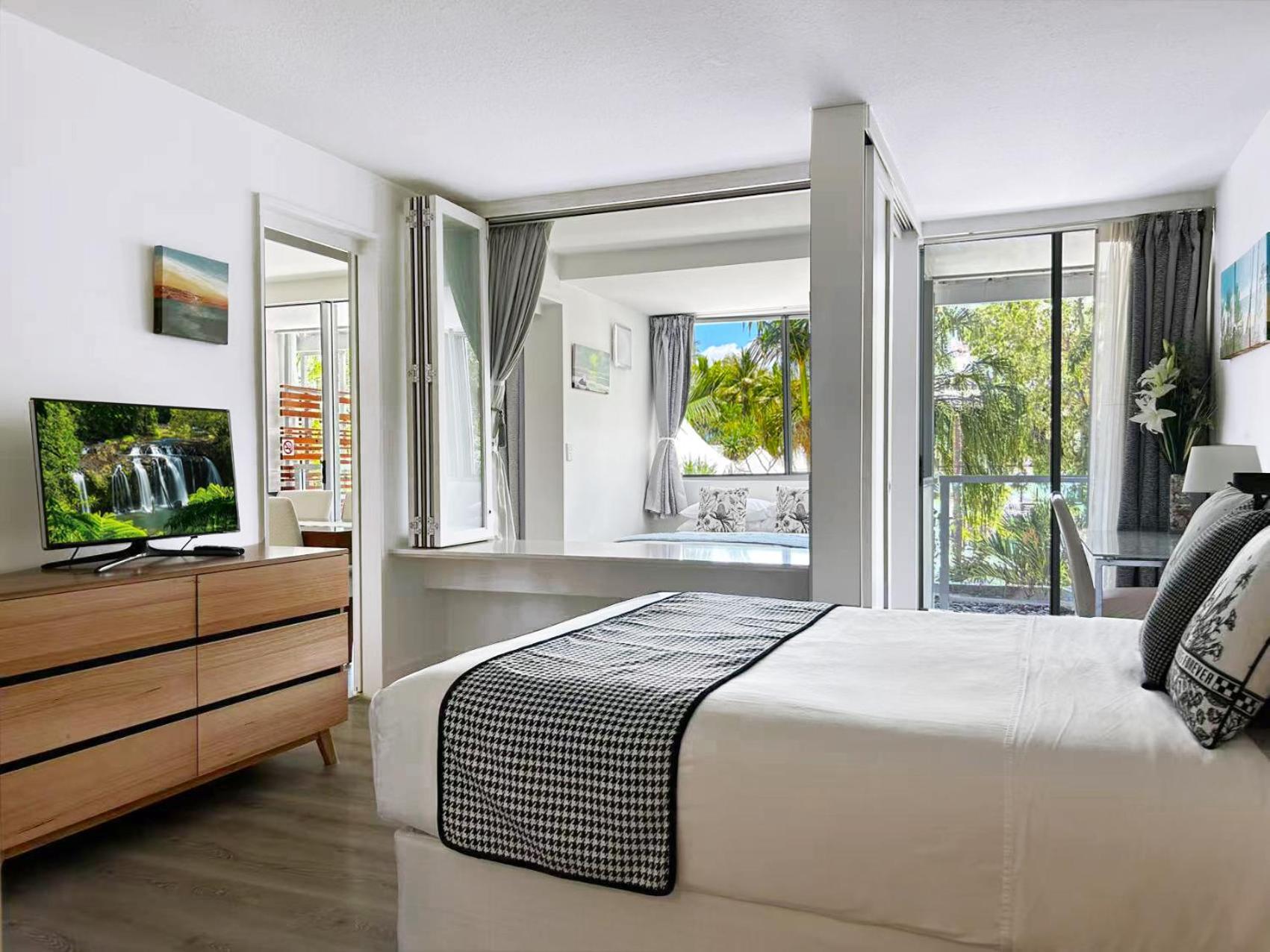 Palm Cove Beachside Apartments - Pool And Garden Views Exterior foto